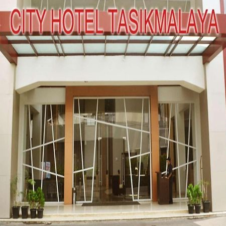 City Hotel Тасікмалая Екстер'єр фото