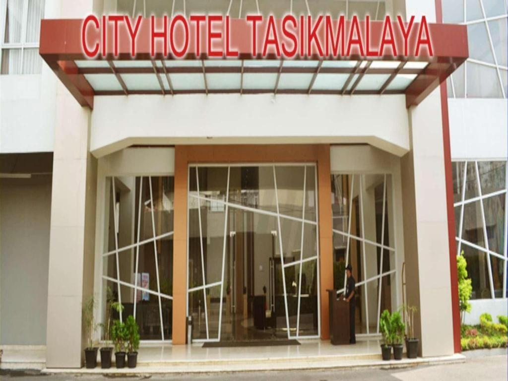 City Hotel Тасікмалая Екстер'єр фото